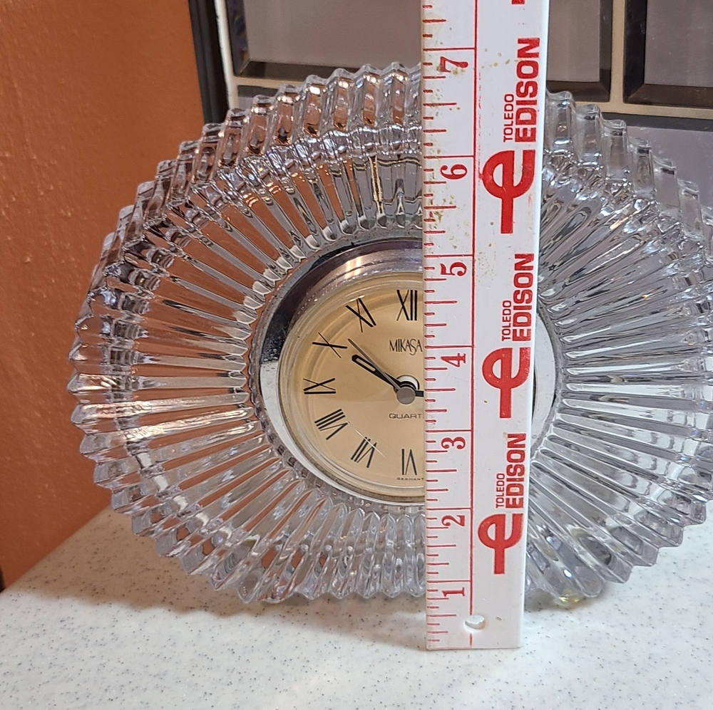 Mikasa Crystal Table Clock with Black and Silver Details - Picture 3 of 7